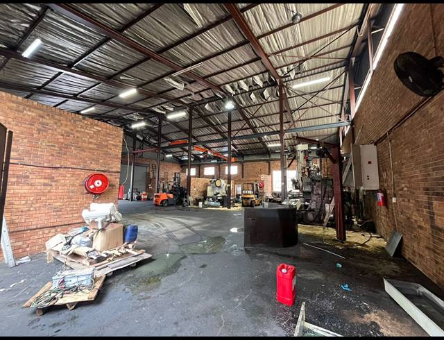 700M² WAREHOUSE TO LET IN BRAKPAN CENTRAL